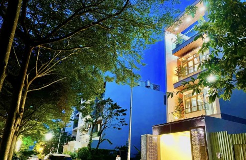 Nhà phố đẹp mới xây nội thất cao cấp Phạm Hữu Lầu Q7